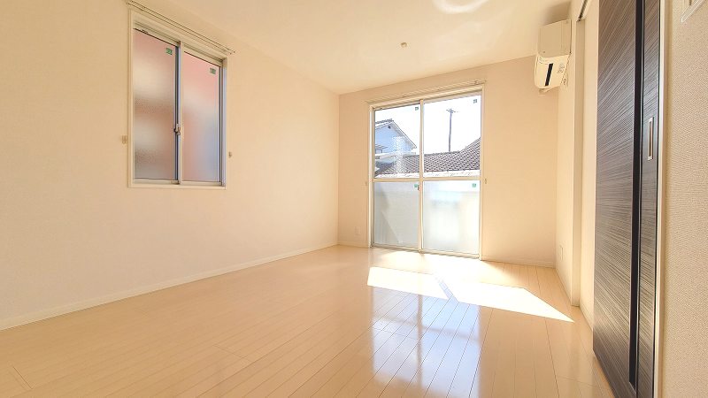居室・リビング　同部屋参照