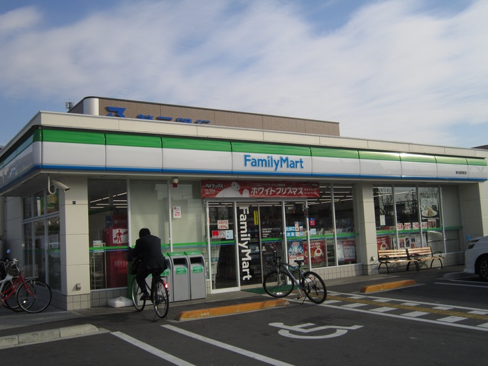 コンビニ　ファミリーマート（コンビニ）まで345m