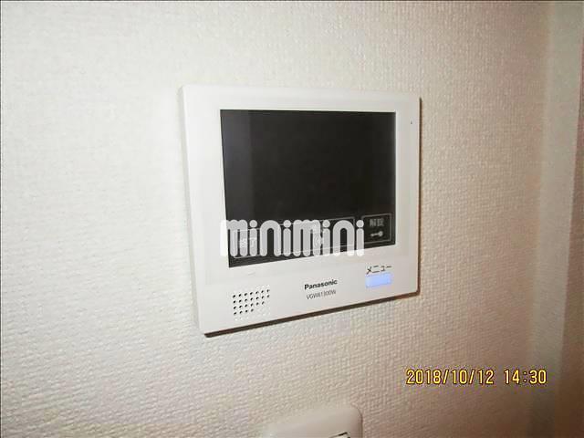 セキュリティ　来客が確認できるＴＶ付モニターホン完備です！