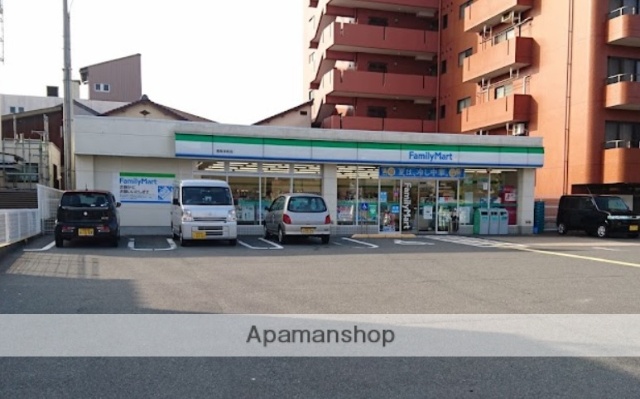 コンビニ　ファミリーマート鳥取本町店（コンビニ）まで379m