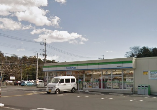 コンビニ　ファミリーマート 鶴ヶ島駅西店（コンビニ）まで642m