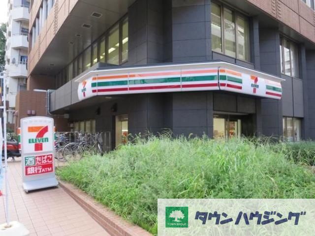 コンビニ　セブンイレブン（コンビニ）まで590m