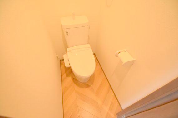 トイレ　綺麗なトイレにはウォシュレット標準装備です。