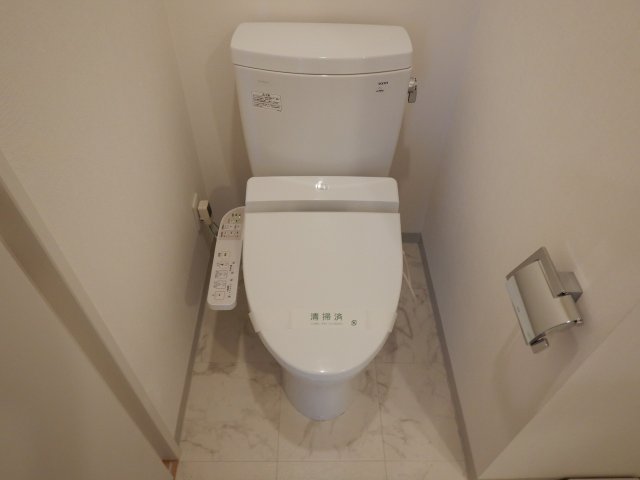 トイレ　※別号室参考写真
