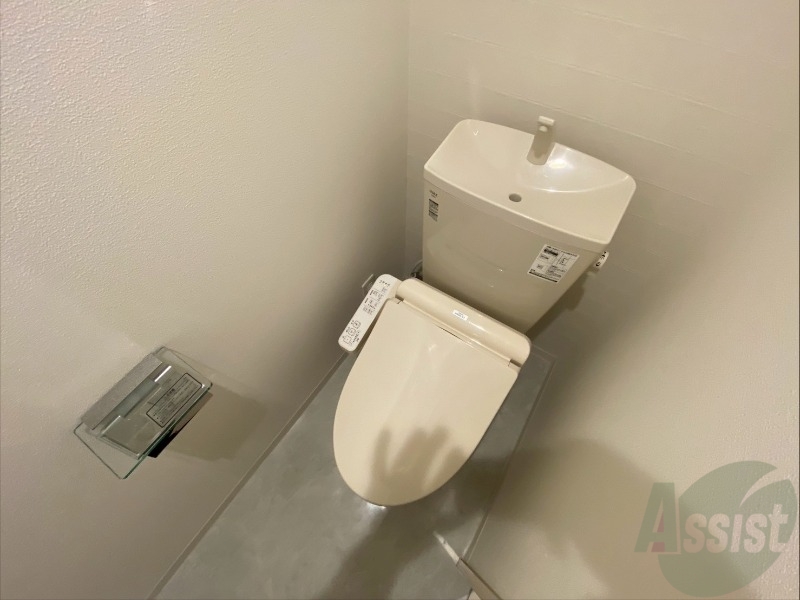 トイレ　こちらはトイレです。清潔感があり、安心して使用できます。