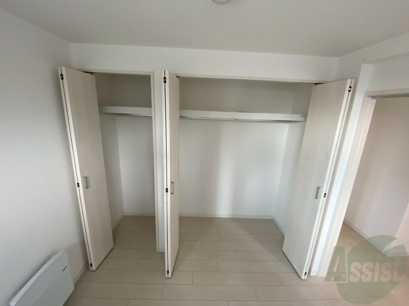 収納　寝室の収納です。部屋がすっきり片付きます。
