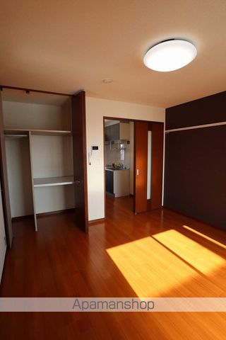 富山地鉄本線 東新庄駅 徒歩14分 2階建 築24年の居間写真