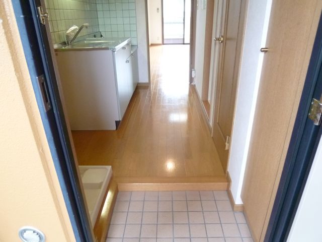 玄関　下駄箱もあります。