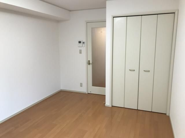 居室・リビング　■エアコン■24時間換気システム■２面採光■室内物干機