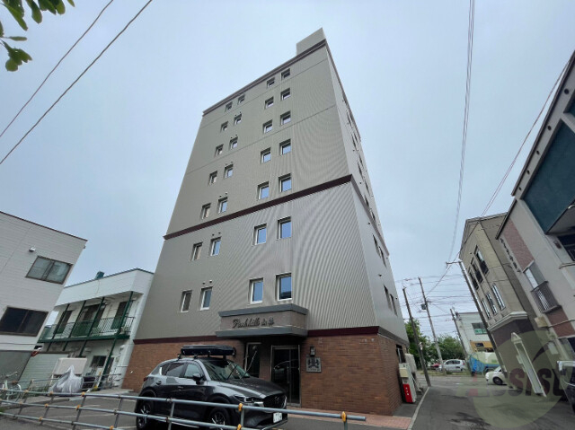 建物外観　札幌市中央区南２２条西「パークヒルズ山鼻」