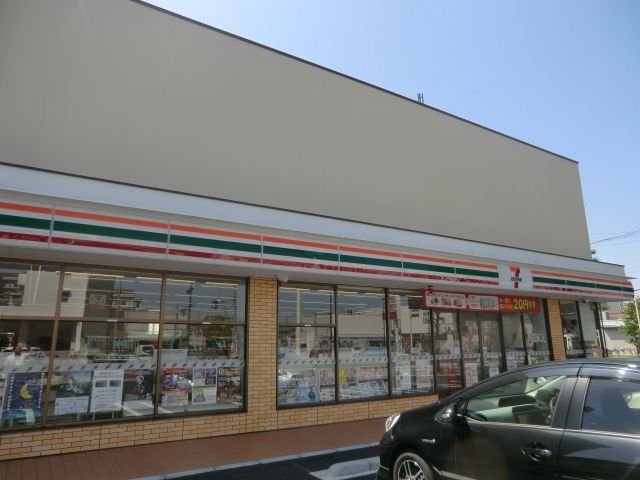 コンビニ　セブンイレブン（コンビニ）まで400m