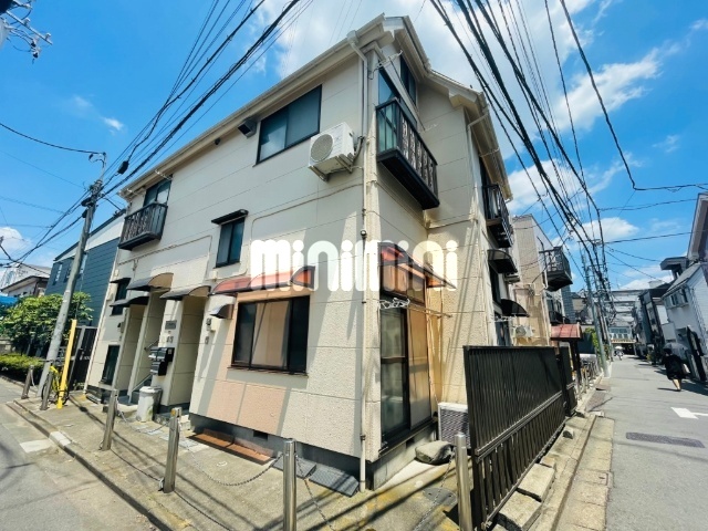 建物外観　角地で日当たり良好
