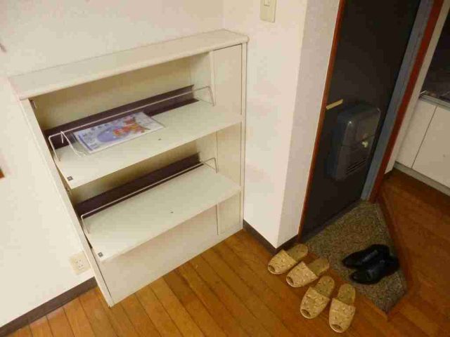 玄関　下駄箱つき