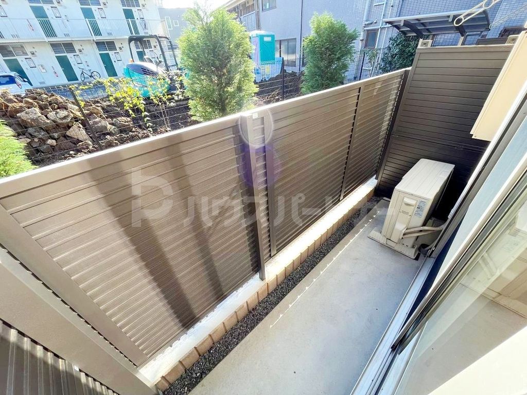 バルコニー　テラス