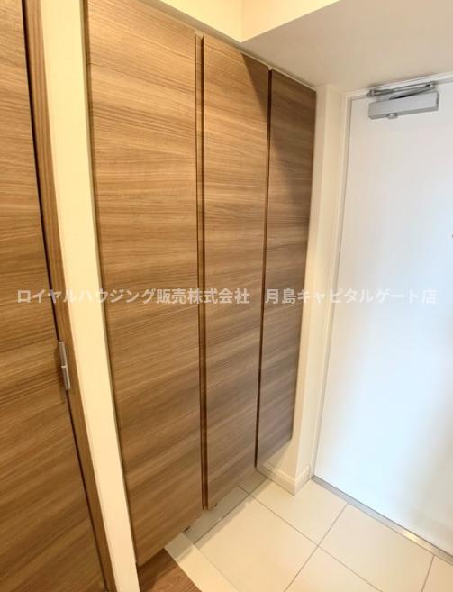 玄関　※別部屋参照写真