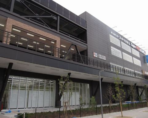 ホームセンター　スーパービバホーム大阪ドームシティ店（ホームセンター）まで660m