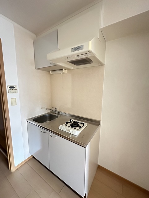 キッチン　別部屋参考写真です