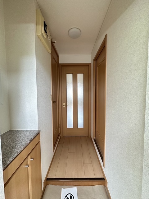 玄関　別部屋参考写真です
