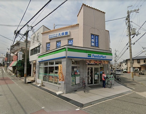 コンビニ　ファミリーマート　曽根西町（コンビニ）まで560m