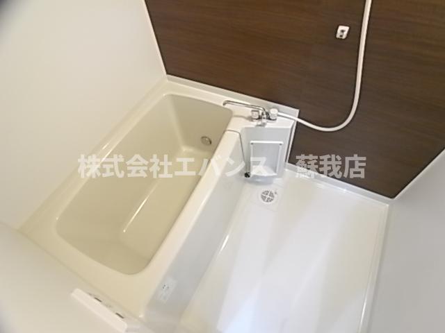 バス・シャワールーム　落ち着いた空間のお風呂です