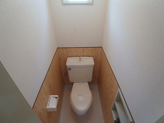 三木ハウスのトイレ写真