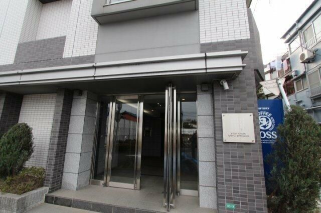 エントランス　ゆとりのあるエントランスです
