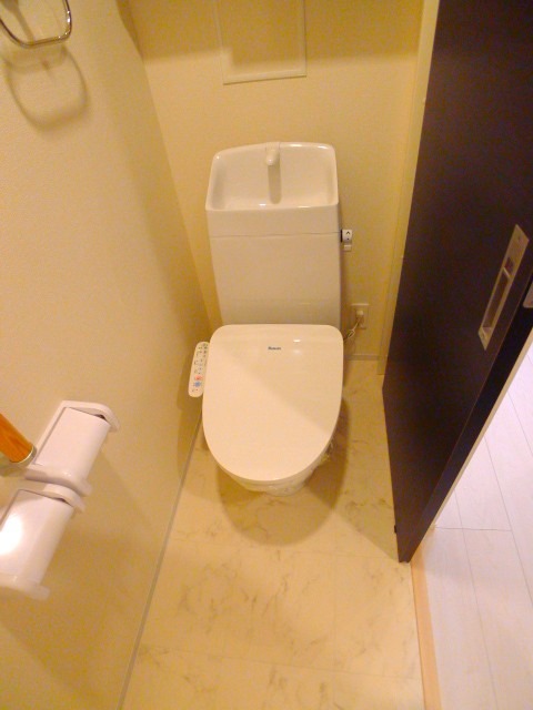 ＪＲ中央本線 大曽根駅 徒歩15分 10階建 築1年のトイレ写真