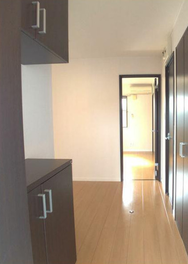 玄関　玄関からお部屋に向けて
