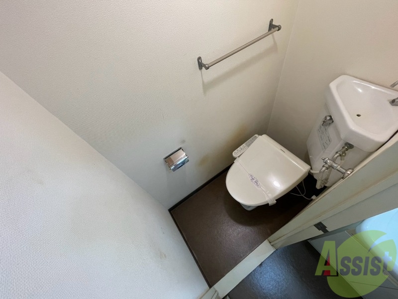 トイレ　こちらはトイレです。清潔感があり、安心して使用できます。
