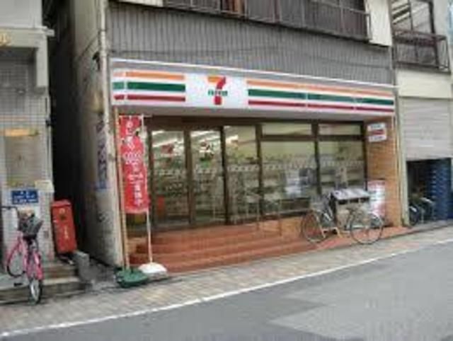 コンビニ　セブンイレブン綾瀬駅西口店（コンビニ）まで40m