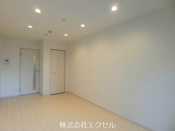 ＪＲ中央線 立川駅 徒歩8分 4階建 築8年の居間写真