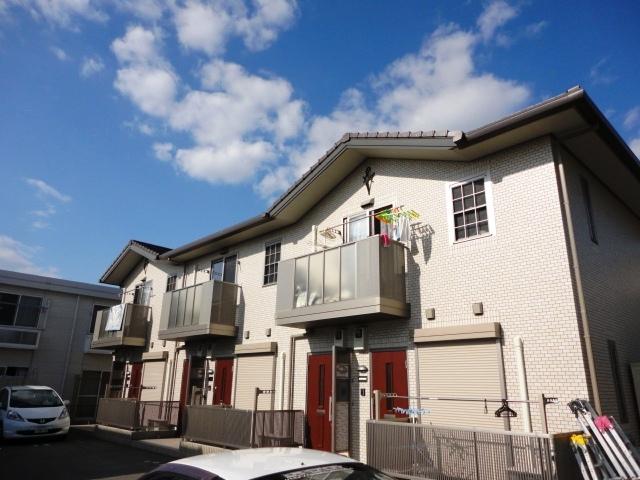 ＪＲ山陽本線 明石駅 バス乗車時間：8分 最寄りバス停で下車 徒歩3分 築17年
