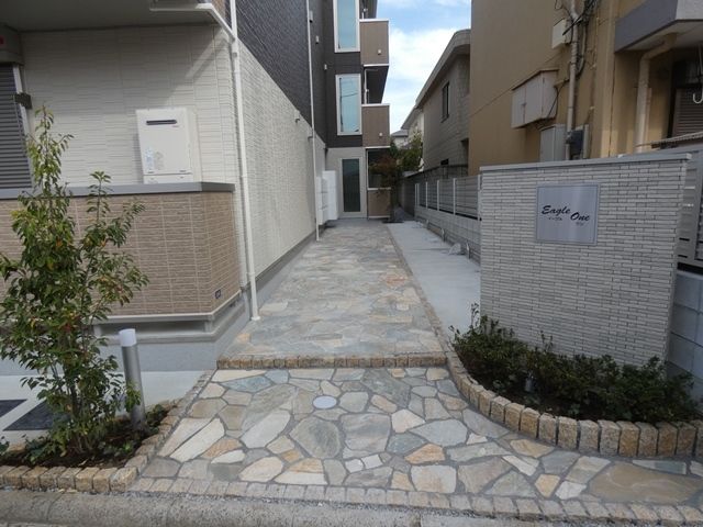 エントランス　エントランスはこちら