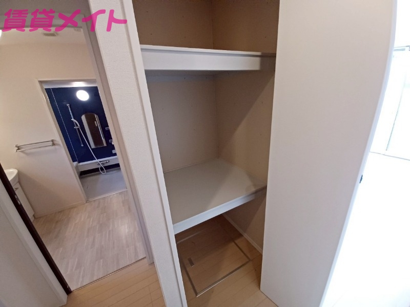 収納　同物件別部屋写真