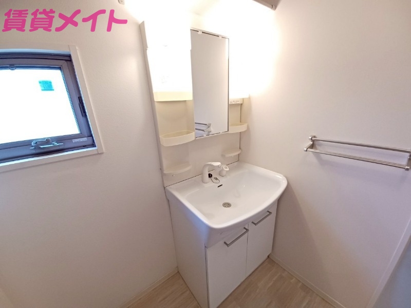 洗面設備　同物件別部屋写真