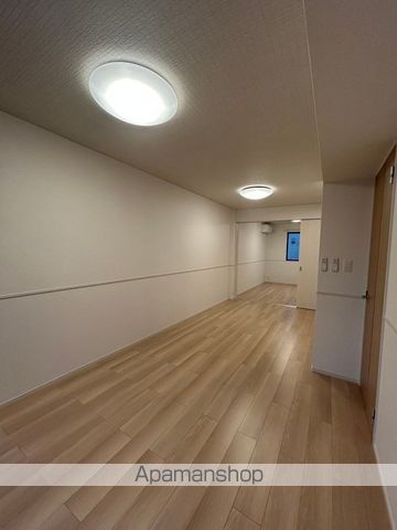 シャトーグロワールの居間写真