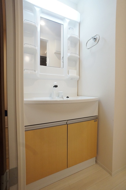 洗面設備　参考写真（同建物別部屋のものです）