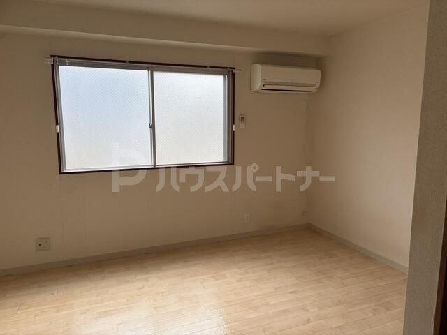 パレスフィールド西船の居間写真