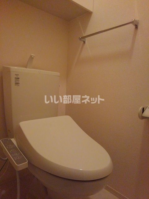 名鉄豊川線 稲荷口駅 徒歩10分 2階建 築8年のトイレ写真