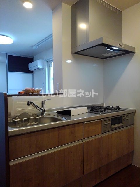 名鉄豊川線 稲荷口駅 徒歩10分 2階建 築8年のキッチン写真