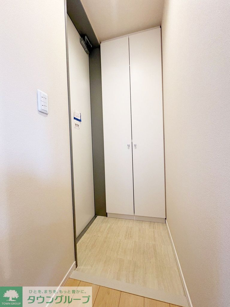 玄関　※102号室参考写真