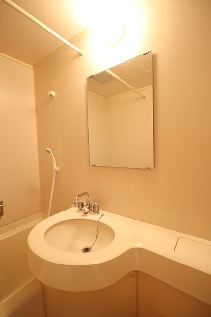洗面設備　同物件別部屋写真