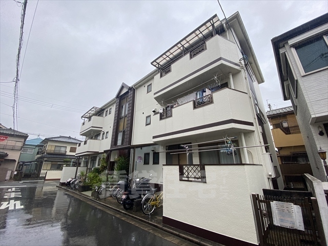 ＪＲ東海道本線 高槻駅 バス乗車時間：22分 最寄りバス停で下車 徒歩5分 築40年