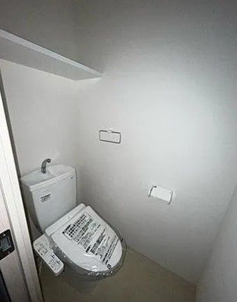 トイレ　別タイプ部屋　参考写真です