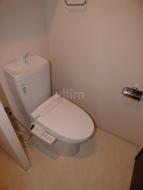 トイレ　違うお部屋の写真です。ご参考までに