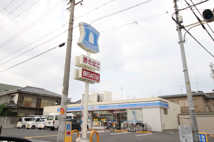 コンビニ　ローソン 巽中四丁目店（コンビニ）まで586m
