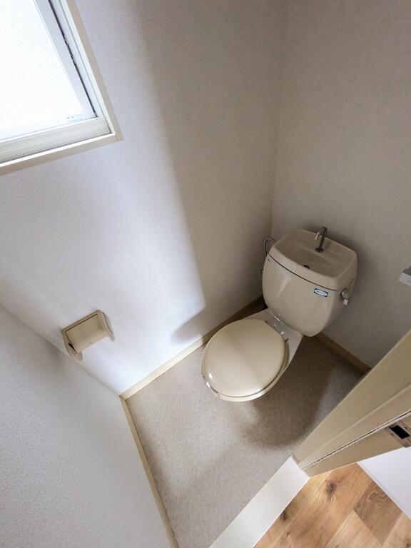 パインクレストB棟のトイレ写真