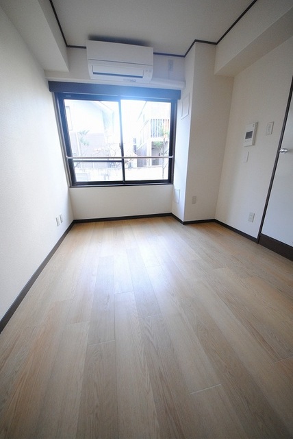 居室・リビング　写真は１０５号室