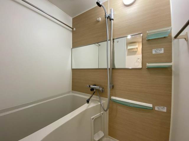 地下鉄御堂筋線 本町駅 徒歩6分 15階建 築13年の風呂写真