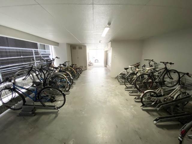 地下鉄御堂筋線 本町駅 徒歩6分 15階建 築13年の外観写真